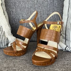 Micheal kors leather heals